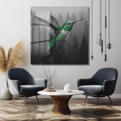 Yeşil Kolibri ve Sisli Orman Temalı Modern Cam Tablo Duvar Dekoru Yeşil Kolibri ve Sisli Orman Temalı Modern Cam Tablo
