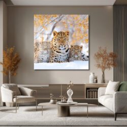 Anne Leopar ve Yavruları Kış Manzarası Cam Tablo Duvar Dekoru Anne Leopar ve Yavruları Kış Manzarası Cam Tablo