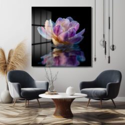 Mor Lotus Çiçeği Su Damlaları Temalı Cam Tablo Duvar Dekoru Mor Lotus Çiçeği Su Damlaları Temalı Cam Tablo