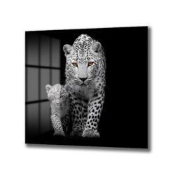 Vahşi Zarafet: Leopar Anne ve Yavru Büyüleyici Gözler Cam Tablo - Glazella Vahşi Zarafet: Leopar Anne ve Yavru Büyüleyici Gözler Cam Tablo - Glazella