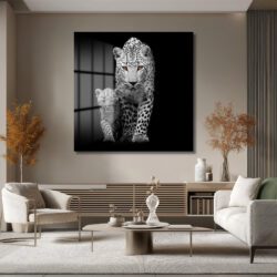 Vahşi Zarafet: Leopar Anne ve Yavru Büyüleyici Gözler Cam Tablo Duvar Dekoru Vahşi Zarafet: Leopar Anne ve Yavru Büyüleyici Gözler Cam Tablo