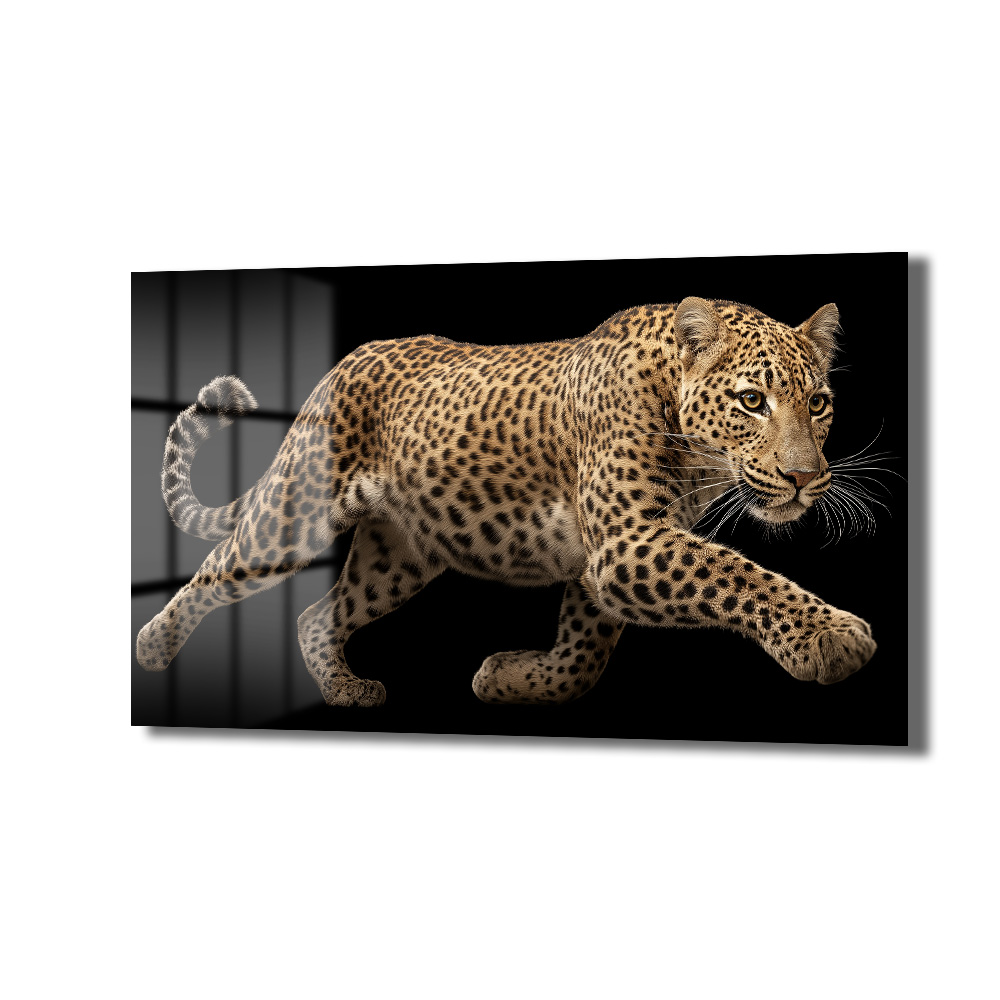 Vahşi Zarafet Leopar Cam Tablo - Modern Duvar Sanatı Duvar Dekoru Siyah ve gri tonlarda soyut bir arka plan üzerinde, benekli kürküyle zarif ve güçlü bir leoparın dinamik yürüyüşünü gösteren cam tablo.