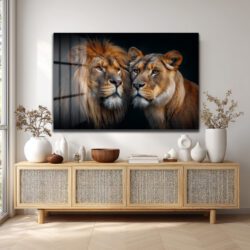 Aslan ve Dişi Aslanın Asil Bakışları Cam Tablo Duvar Dekoru Aslan ve Dişi Aslanın Asil Bakışları Cam Tablo