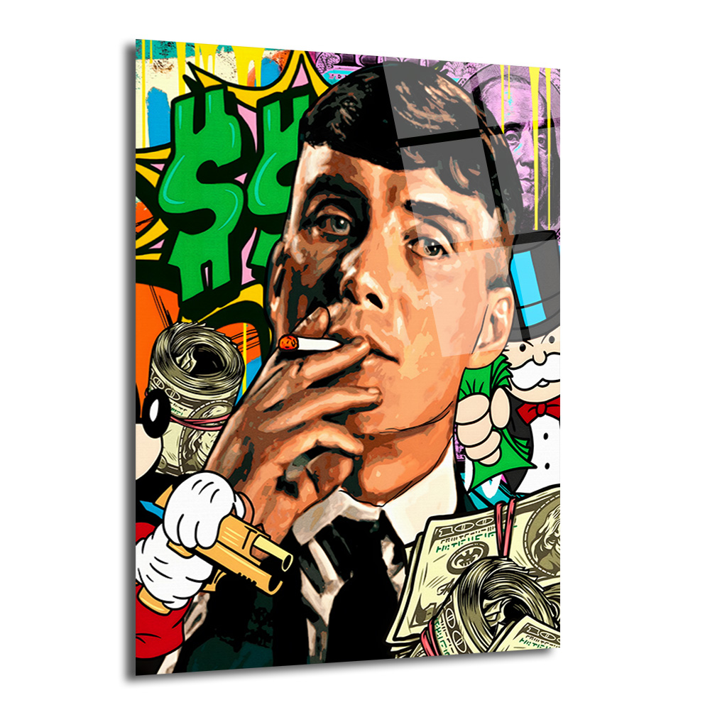 Hustle Ruhu: Street Art Para Temalı Modern Cam Tablo Duvar Dekoru Sigara içen, etrafında para desteleri, dolar işaretleri ve graffiti sanatıyla çevrili, modern street art tarzında çizilmiş bir adamın dinamik ve renkli cam tablosu.