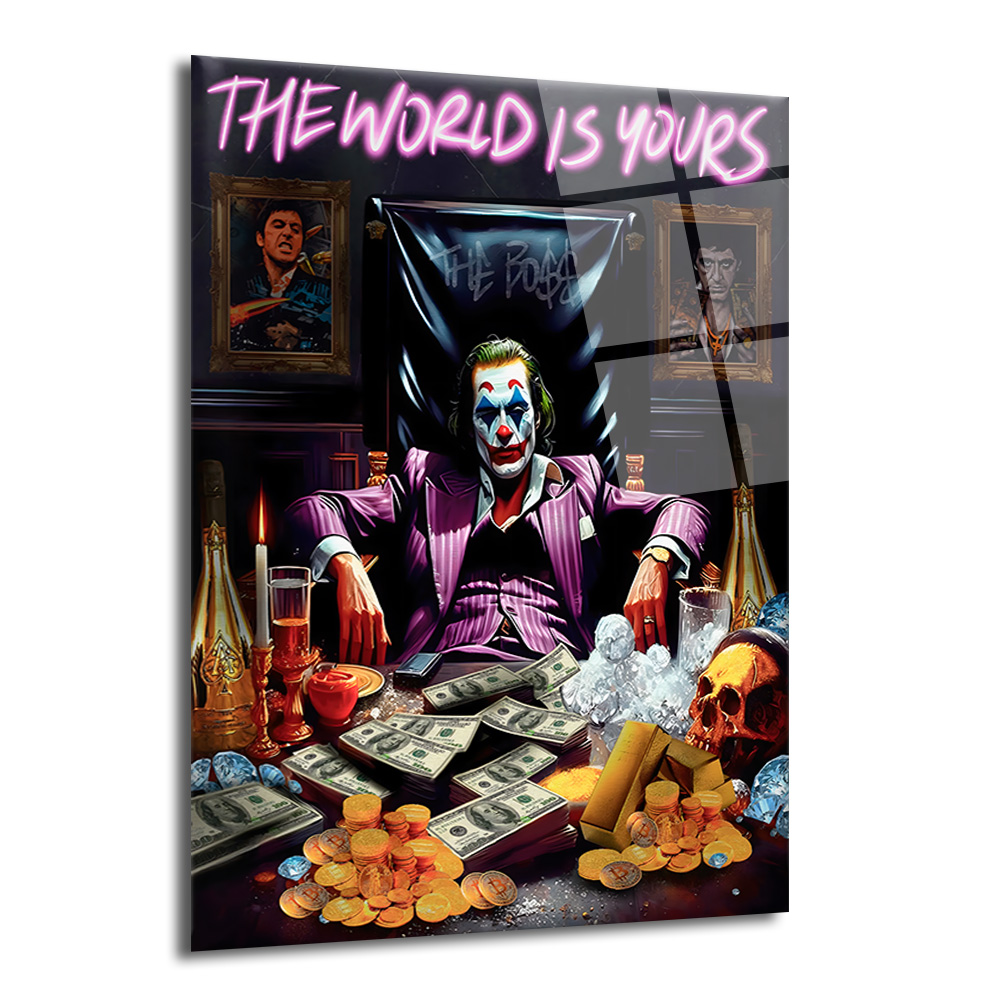 The World Is Yours Joker Cam Tablo: Gücün ve Zenginliğin İfadesi Duvar Dekoru Joker karakterinin mor takım elbiseyle taht benzeri bir koltukta oturduğu, önünde yığınla dolar ve altın, yanında bir kuru kafa ve şampanya şişeleri bulunan, arka planda 'THE WORLD IS YOURS' neon yazısı ve Tony Montana portresi olan çarpıcı bir cam tablo.