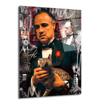 Vito Corleone'nin kedisiyle birlikte tasvir edildiği, arkasında şehir grafitileri, dolar banknotları ve soyut detaylar barındıran, koyu renklerin ve turuncu tonlarının hakim olduğu modern sanatsal cam tablo.