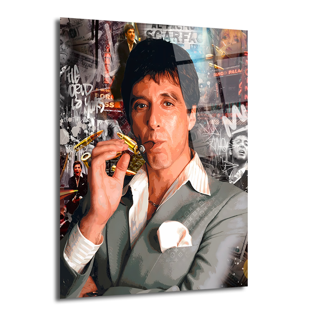 Scarface Tony Montana Efsanesi Modern Cam Tablo Duvar Dekoru Tony Montana'nın purosuyla karizmatik bir şekilde poz verdiği, arkasında Scarface filminden sahneler, mermiler ve grafiti detayları olan pop art tarzı cam tablo.