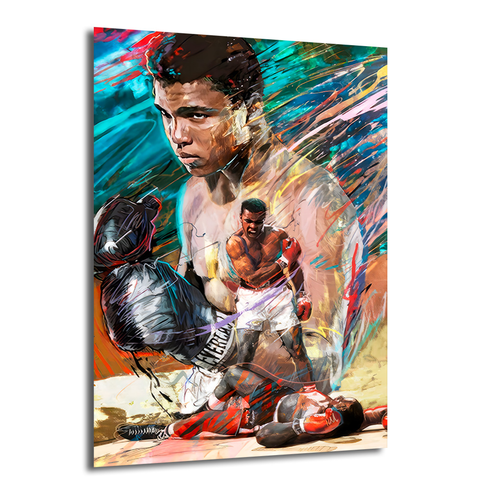 Muhammed Ali Efsanesi Soyut Sanat Cam Tablo Duvar Dekoru Canlı ve dinamik renklerle, soyut bir arka plan üzerinde boksör Muhammed Ali'nin güçlü bir portresi ve ring içindeki aksiyon anını gösteren iki farklı tasvirini içeren cam tablo. Ön planda Ali'nin odaklanmış yüzü ve boks eldiveni, arka planda ise zafer anındaki bir pozu ve yerde yatan bir rakip görülüyor.