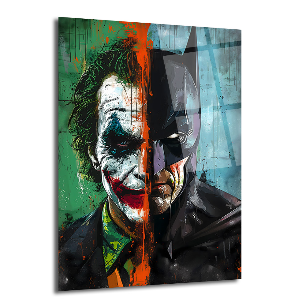 Batman Joker Dengeleyici Güçler Sanatsal Cam Tablo Duvar Dekoru Yüzü ortadan ikiye ayrılmış, sol yarısı yeşil saçlı, beyaz makyajlı, kırmızı dudaklı Joker'i, sağ yarısı ise mor ve siyah tonlarında Batman'i gösteren graffiti tarzı, canlı renkli bir cam tablo.