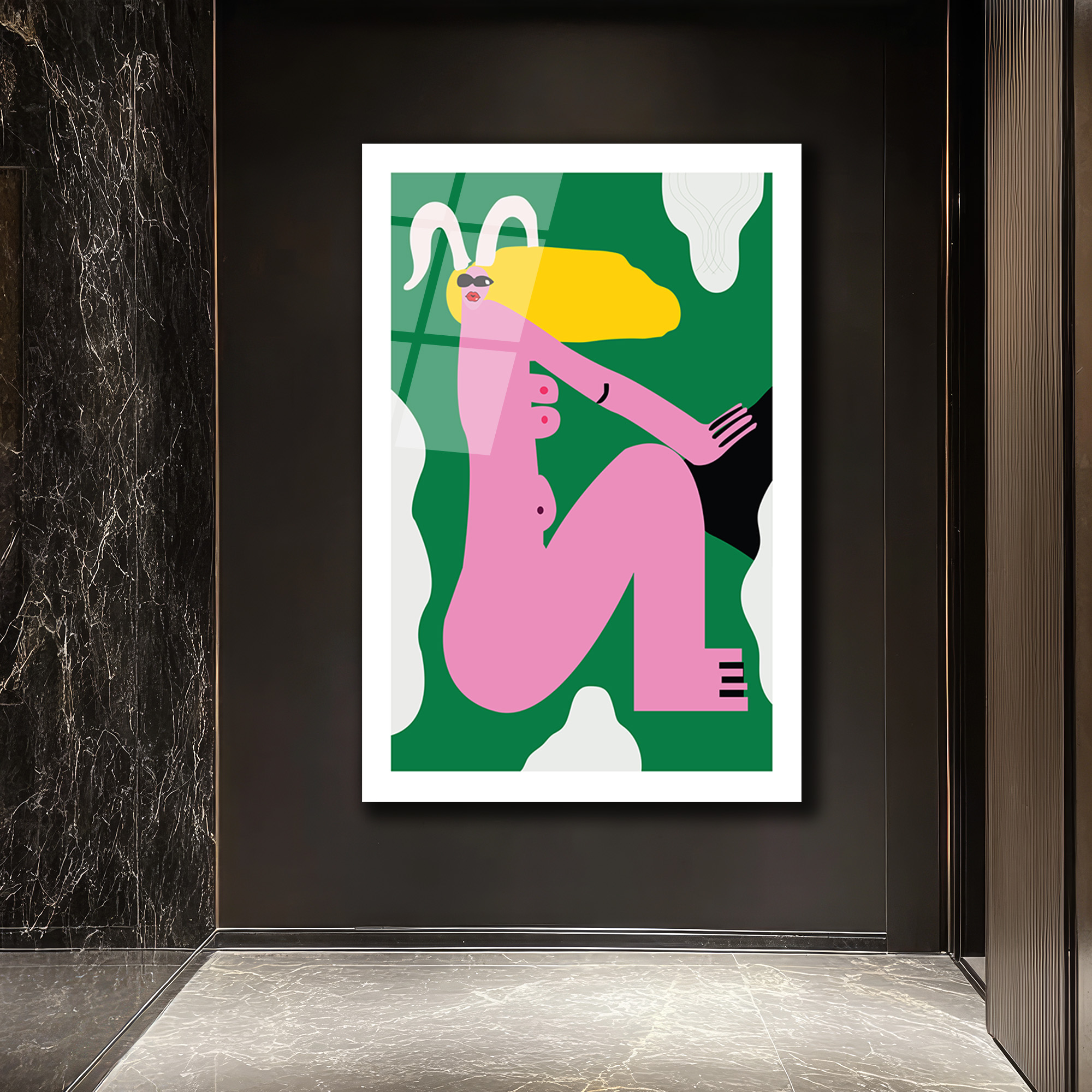 Cesur Pembe Figür ve Sarı Saçlar Modern Cam Tablo - Glazella Cesur Pembe Figür ve Sarı Saçlar Modern Cam Tablo - Glazella