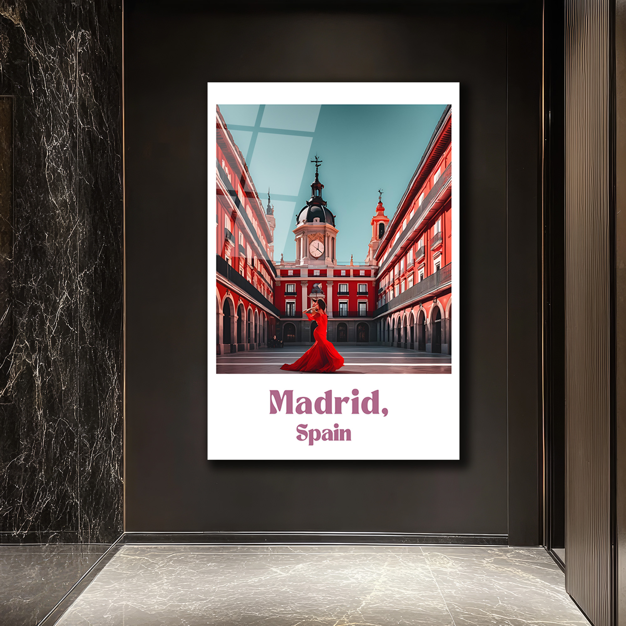 Madrid Plaza Mayor Kırmızı Elbiseli Kadın Cam Tablo - Glazella Madrid Plaza Mayor Kırmızı Elbiseli Kadın Cam Tablo - Glazella