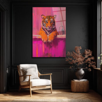 Banyodaki Kaplan Sanat Eseri: Pembe Tonlarda Cesur Cam Tablo - Glazella Banyodaki Kaplan Sanat Eseri: Pembe Tonlarda Cesur Cam Tablo - Glazella