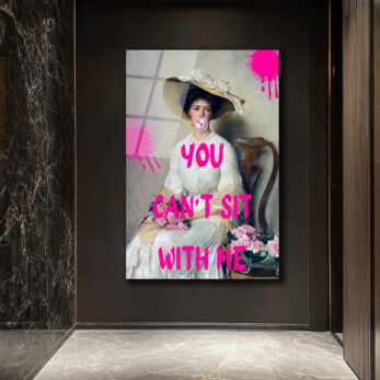 Sakız Çiğneyen Kadın: YOU CAN'T SIT WITH ME Temalı Cam Tablo - Glazella