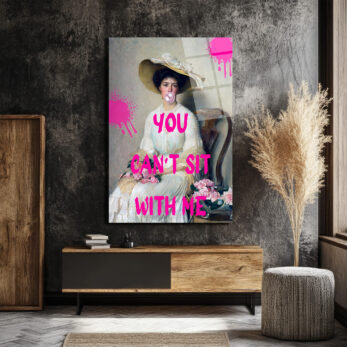 Sakız Çiğneyen Kadın: YOU CAN'T SIT WITH ME Temalı Cam Tablo - Glazella