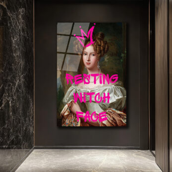 "Resting Witch Face" Temalı İronik Kraliçe Portre Cam Tablo - Glazella "Resting Witch Face" Temalı İronik Kraliçe Portre Cam Tablo - Glazella