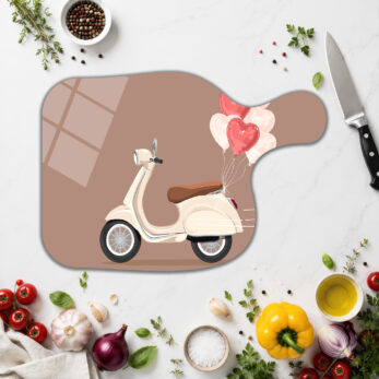 Aşk Dolu Yolculuk Scooter Tasarımlı Yuvarlak Cam Kesme Tahtası - Glazella