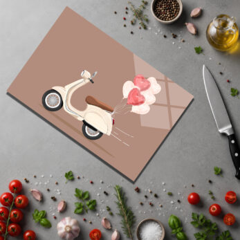 Aşk Dolu Yolculuk Scooter Tasarımlı Yuvarlak Cam Kesme Tahtası - Glazella