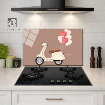 Romantik Scooter ve Kalpli Balonlar Ocak Arkası Koruyucu Cam - Glazella